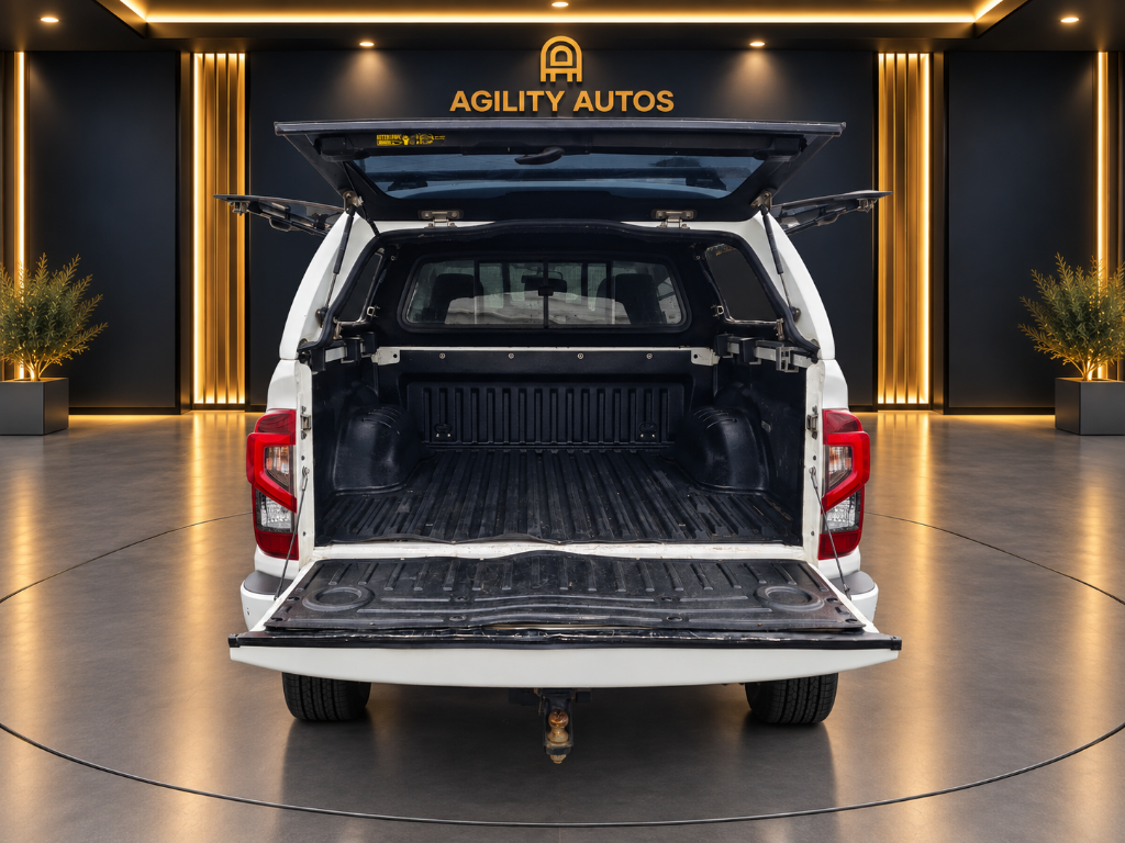 2021 Nissan Navara ST 4WD - Image 11