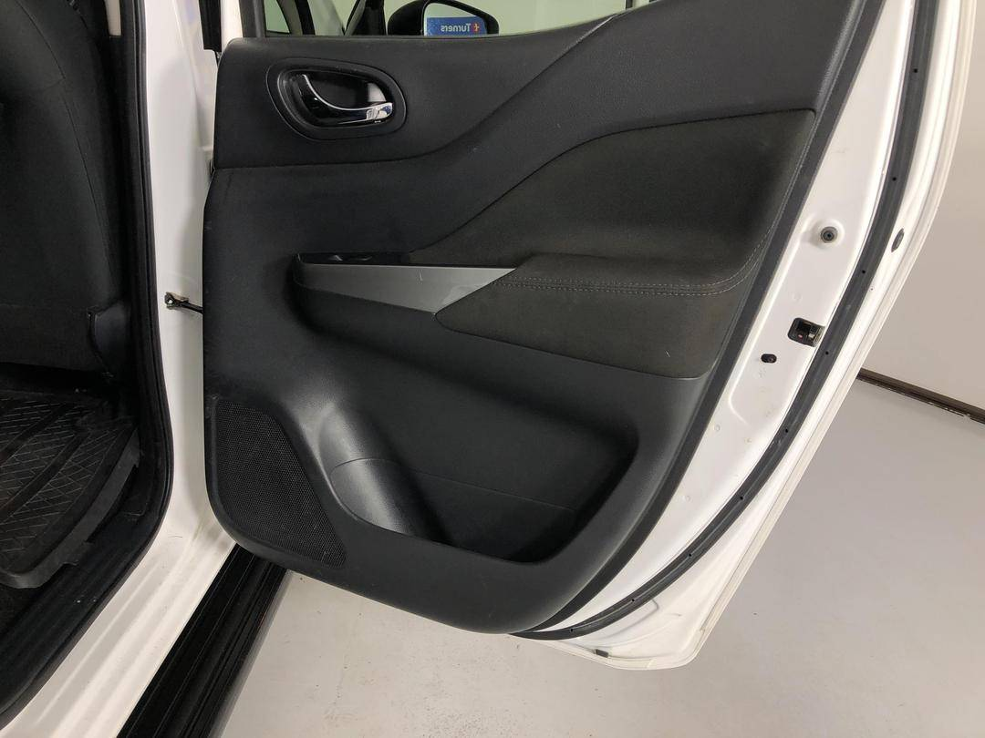 2021 Nissan Navara ST 4WD - Image 17